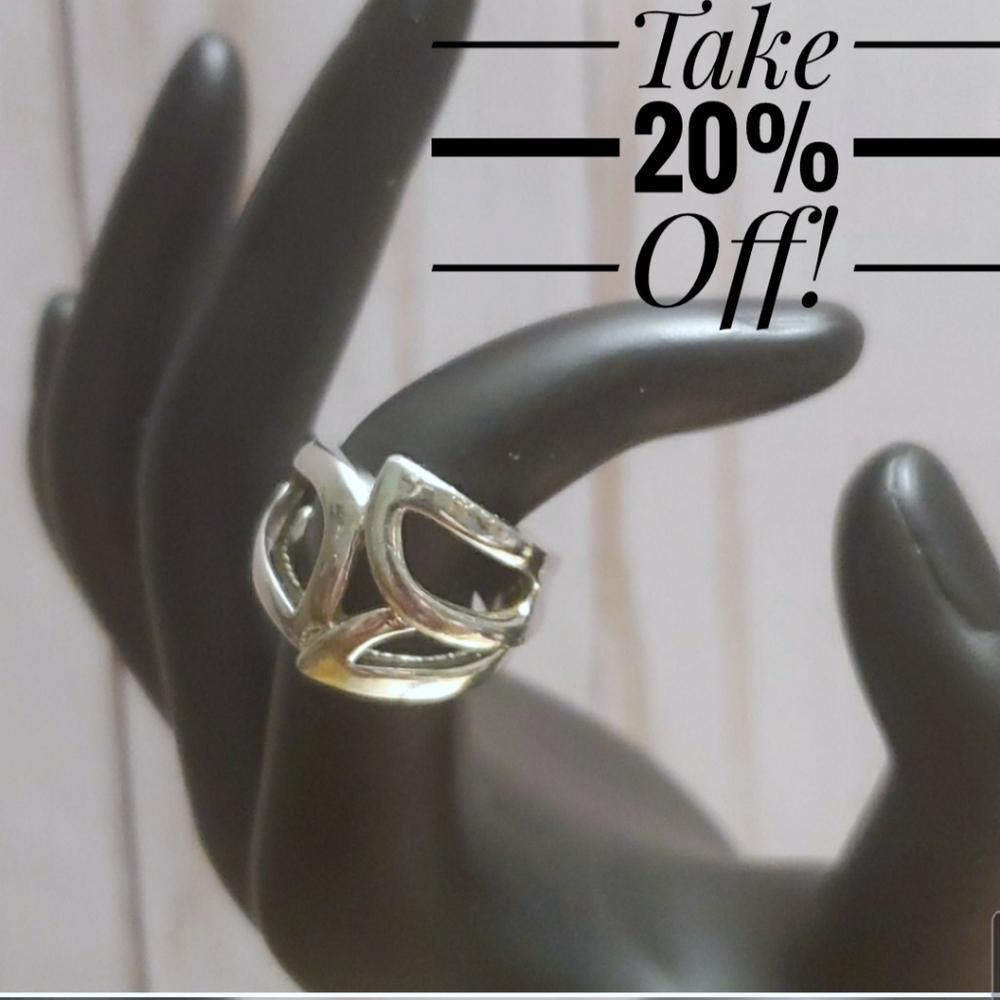Lia Sophia Tulip Ring